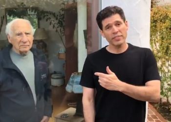 (VIDEO) El mensaje de Mel Brooks y su hijo para concientizar por el coronavirus