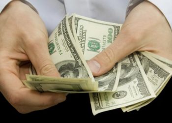 Millonario de 27 años explica cómo ahorra el 80% de sus ingresos