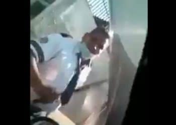 VIDEO | Motorista de la ruta 55 de Santa Ana amenaza con arma blanca a conductor particular