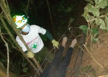 Cruz Verde recupera cadáver de una mujer en Talnique, La Libertad