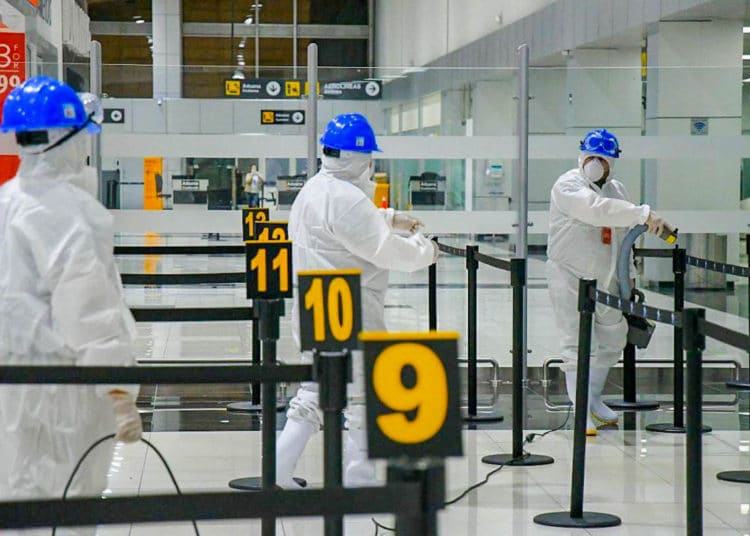 Sigue proceso de sanitización en aeropuerto Óscar Romero