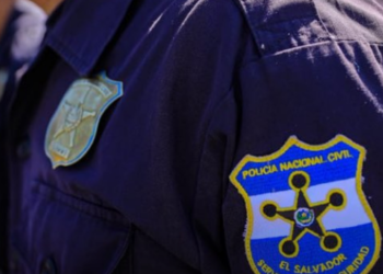 Detienen a Policía por conducir en estado de ebriedad en Santa Tecla