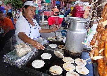 Anuncian cierre de pupuserías, comedores y cafeterías a partir de las seis de la tarde de este martes