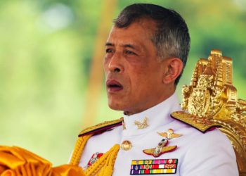 El rey de Tailandia se aísla del covid-19 en un hotel de lujo de Alemania con 20 concubinas