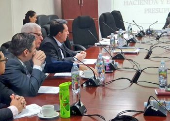 Rodolfo Parker pide que salarios de funcionarios reduzcan el 30% para paliar la crisis