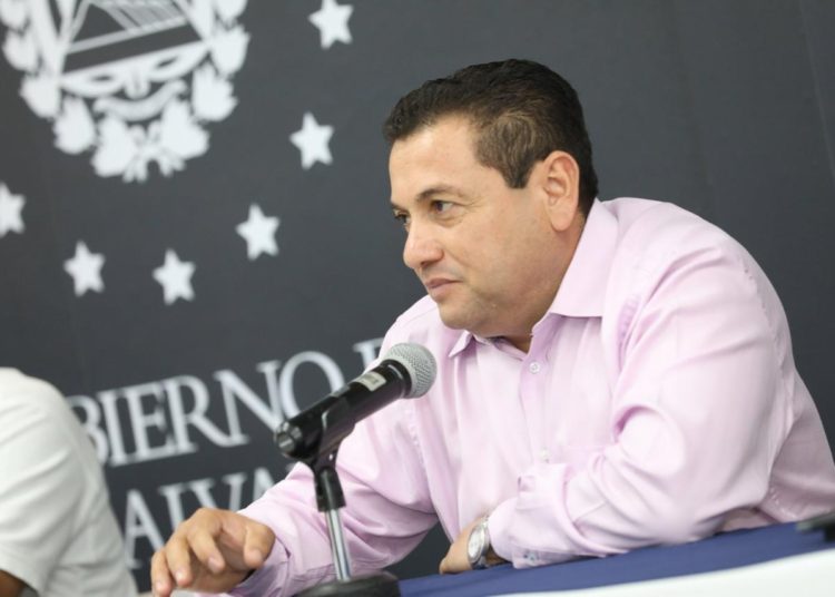 Ministro de Trabajo pide a FGR actuar contra alcaldías y empresas que no pagan ISSS