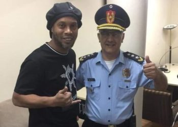 Las fotos de Ronaldinho que desataron un nuevo escándalo tras su detención