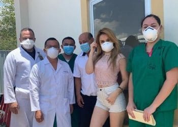 Influencer salvadoreña Rosy Alberto es la primera persona en cumplir con periodo de cuarentena