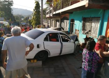 Al menos un muerto en grave accidente de tránsito en Santo Tomás