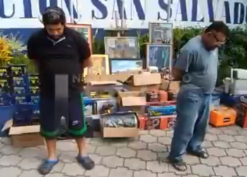 Detienen a sujetos que robaron artículos para vehículos en negocio de la colonia Layco