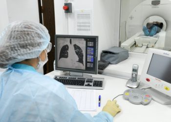 Rusia registra 4,785 nuevos casos de coronavirus en un día y el total asciende a los 36,793