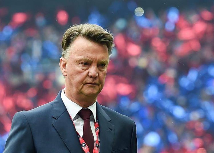 Van Gaal critica a los clubes que quieren cancelar las ligas por el coronavirus