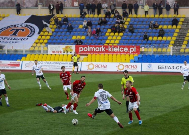 La OMS exige que Bielorrusia detenga su liga de fútbol por el covid-19