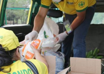 Comandos de Salvamento entregan víveres a familias que no fueron beneficiadas con subsidio de $300