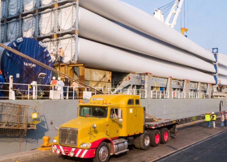 Llegan de China las primeras piezas para construir parque eólico en El Salvador