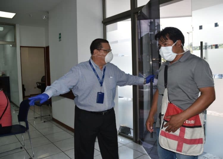 Bancos autorizados para entregar compensación de $300 trabajarán en Semana Santa