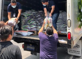 CONAB entrega paquetes alimenticios para que sean distribuidos a familias afectadas por el coronavirus
