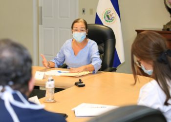 Cancillería busca mecanismo para repatriar salvadoreños que están varados en otros países