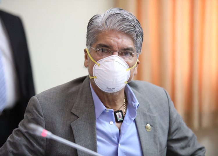 Quijano recomienda subastar camionetas de lujo del Ejecutivo, CSJ y autónomas para que dinero sea destinado a la emergencia por COVID-19