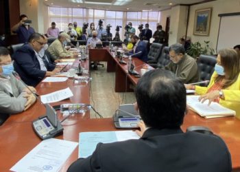 Diputados superarán veto presidencial para que salvadoreños varados en el exterior puedan retornar al país