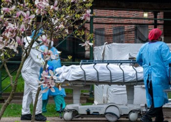 En tan sólo 24 días el coronavirus se transformó en la principal causa de muerte en EE.UU.