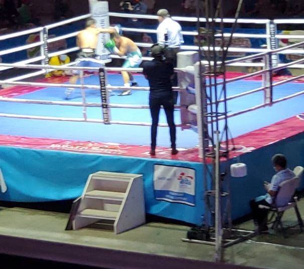 Con mascarillas, desinfectante, distanciamiento social así fue la insólita pelea de boxeo en Nicaragua