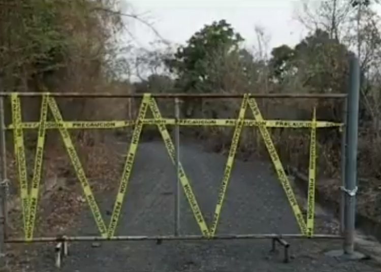 Alcaldía de San José Villanueva cierra el paso vehicular y ordena cierre de tiendas locales a las 3 p.m.