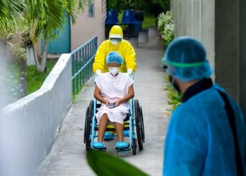 Menor se recupera de covid-19 y abandona la UCI del Hospital San Rafael, de Santa Tecla