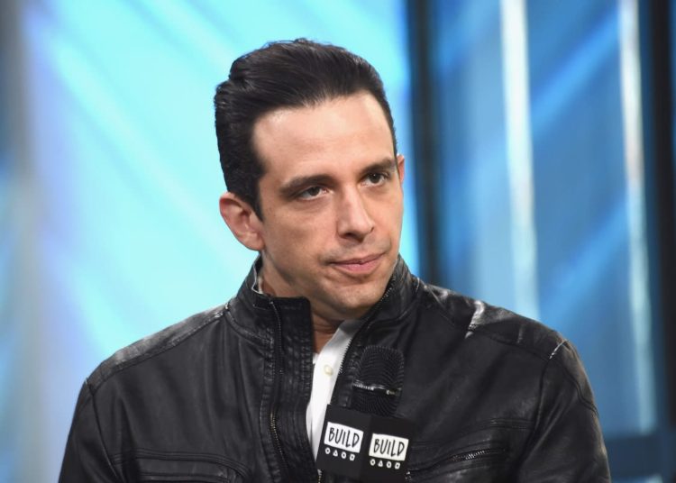 Actor de Broadway en estado crítico por covid-19 pierde una pierna