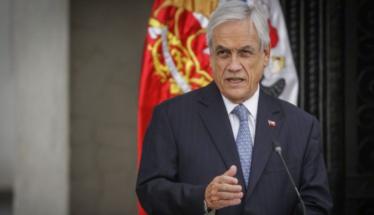 Sebastián Piñera se disculpa por tomarse una foto en el epicentro de las protestas en Chile en plena crisis por el coronavirus