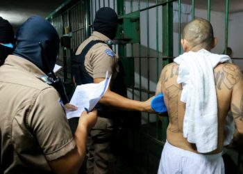 Trasladan a reos al penal de Zacatecoluca