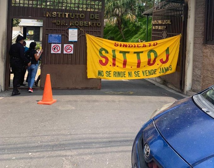 Sindicato de Medicina Legal bloquearon autopsia de persona que falleció en albergue de cuarentena