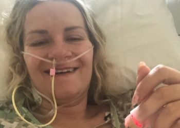 Una mujer con coronavirus da a luz mientras estaba en coma inducido