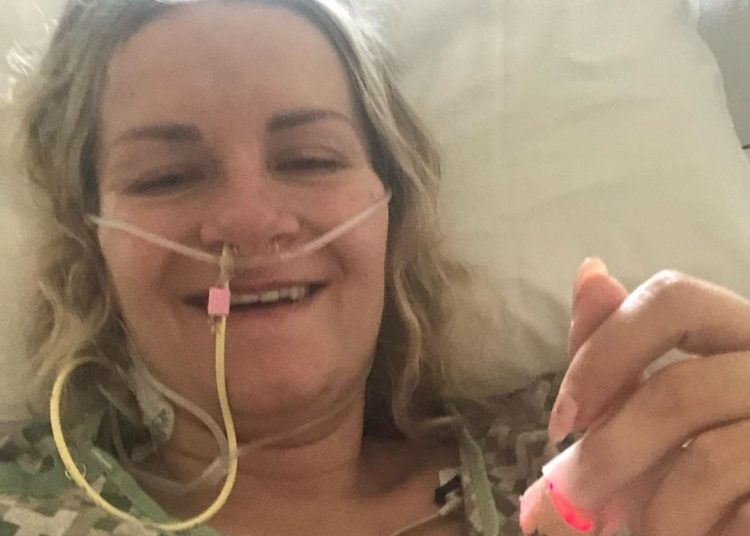 Una mujer con coronavirus da a luz mientras estaba en coma inducido