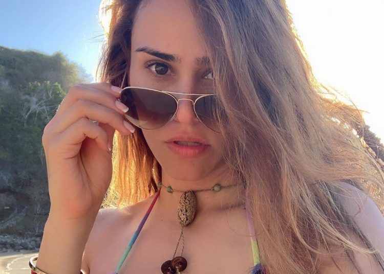 Yanet García presume de su firme retaguardia con pequeño bikini