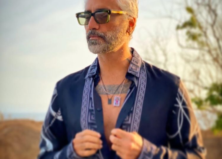 Alejandro Fernández cumple 49 años y estos son los tatuajes íntimos que esconde bajo el traje de charro