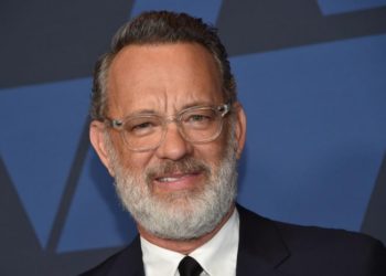 Tom Hanks le demuestra el apoyo a un niño acosado en el colegio debido a su nombre