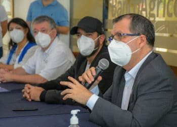 Empresa privada dona a MINSAL 4,280 pruebas para detectar coronavirus