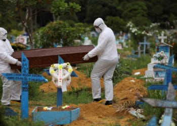 Brasil reportó 165 nuevas muertes por coronavirus y el total asciende a 2.906