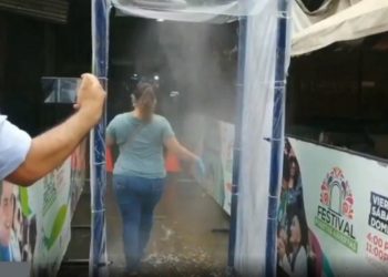 Santa Tecla coloca punto de desinfección en mercado Dueñas