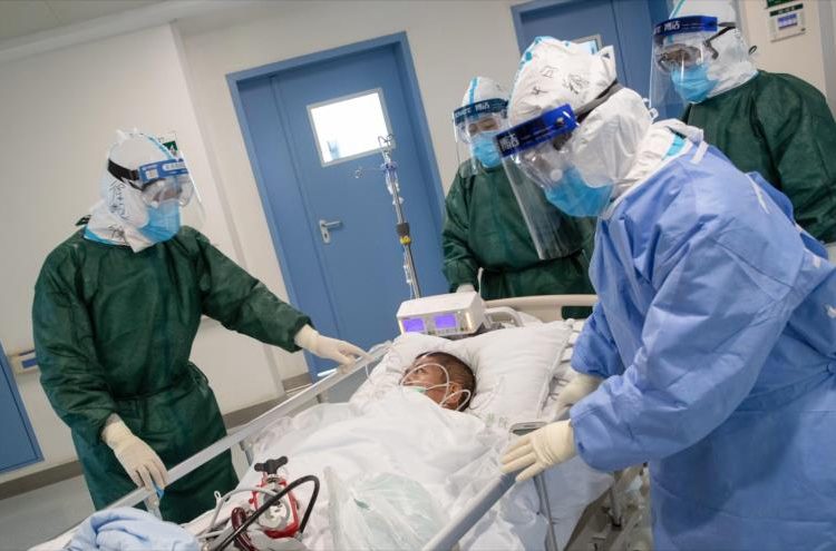 El número de contagiados por covid-19 en el mundo se acerca a los 3 millones de personas