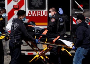 EE.UU. sobrepasa las 7.000 muertes por covid-19