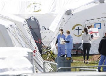 EE.UU. es el primer país del mundo en reportar más de 1.000 muertes por covid-19 en un solo día