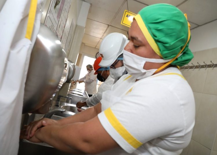 Decreto Ejecutivo 21 prohíbe que empresas de boquitas trabajen en cuarentena