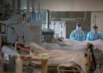 España registró una baja en la cifra de muertes diarias y el número de recuperados superó al de nuevos contagios