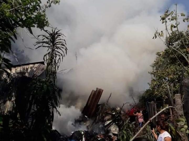 Incendio consume vivienda en colonia La Milagrosa de Ciudad Delgado