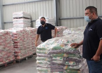 GLOBAL alimentos entrega paquetes de víveres para que Gobierno distribuya en comunidades