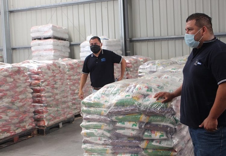 GLOBAL alimentos entrega paquetes de víveres para que Gobierno distribuya en comunidades