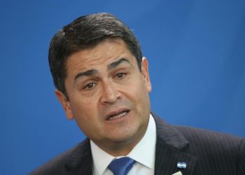 Honduras pide a Trump interceder ante organismos financieros para una moratoria a los países golpeados por el coronavirus