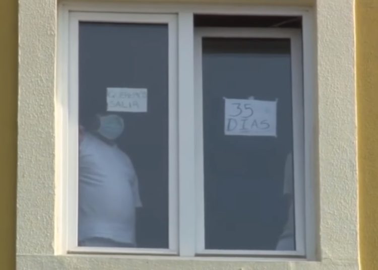 Albergados piden a gritos salir del Hotel Beberly Hills tras cumplir 30 días de cuarentena en Antiguo Cuscatlán